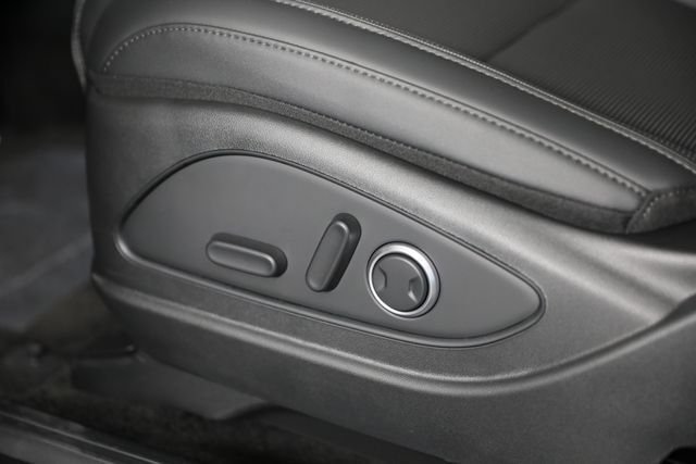 New 2026 Black Hyundai SEL 8P image 17