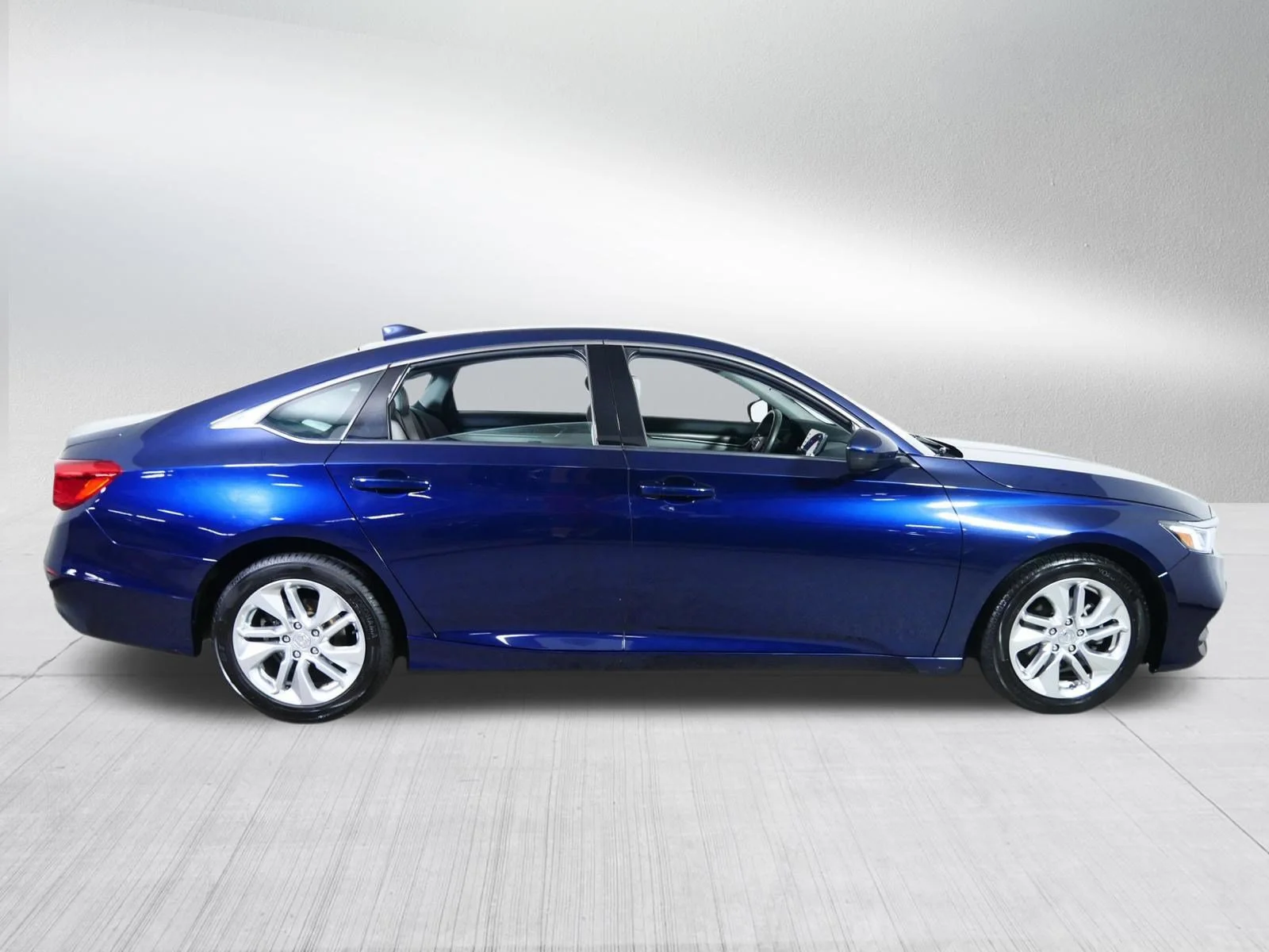 Used 2019 Obsidian Blue Pearl Honda LX 1.5T image 8
