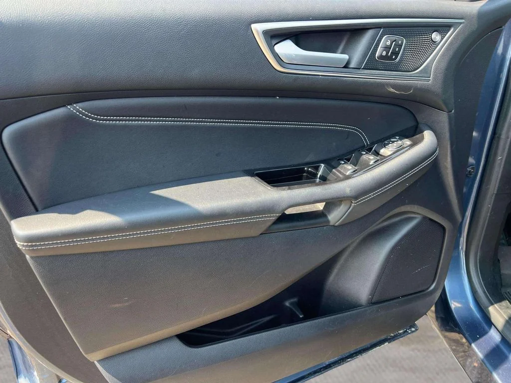 Used 2019 Blue Metallic Ford Titanium image 22