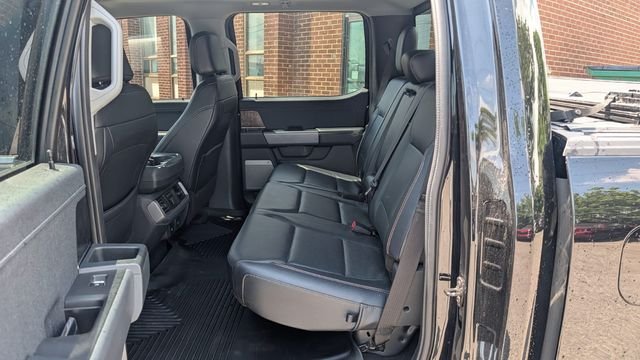 Used 2023  Ford Lariat image 5