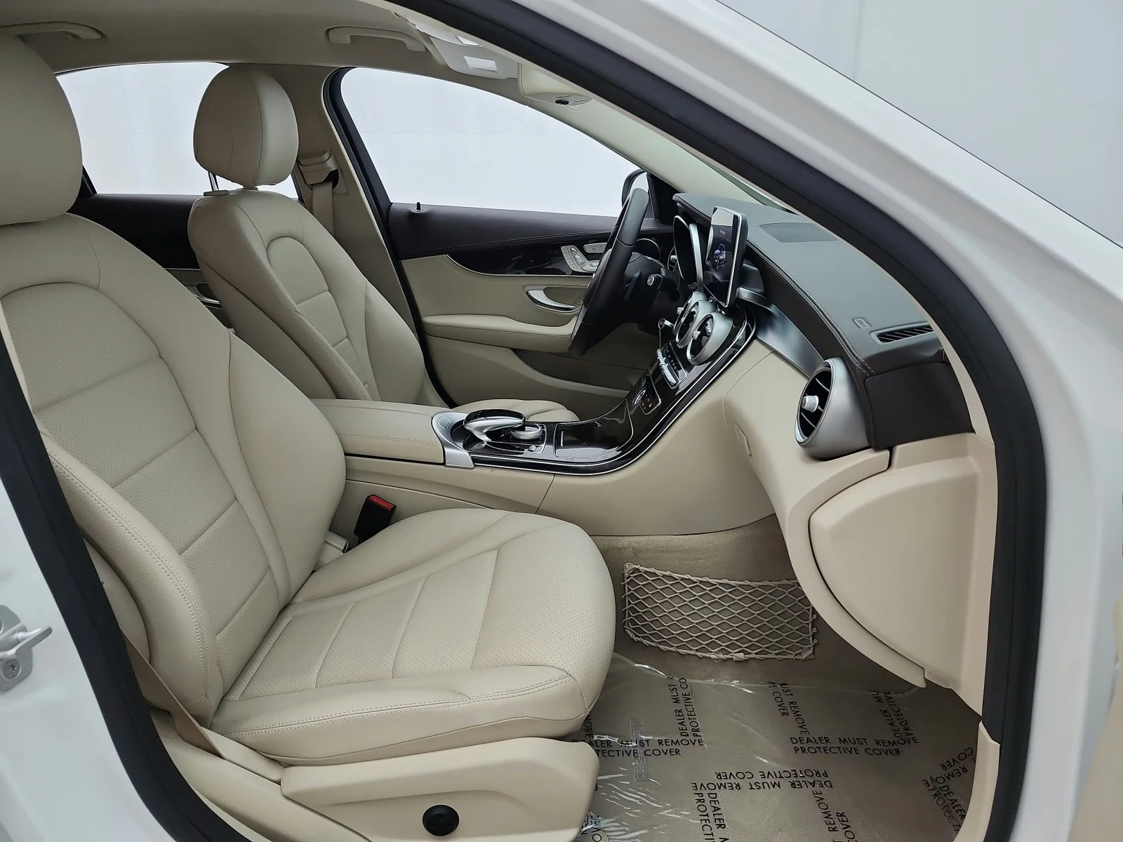 Used 2016 Polar White Mercedes-Benz C 300 Luxury image 18