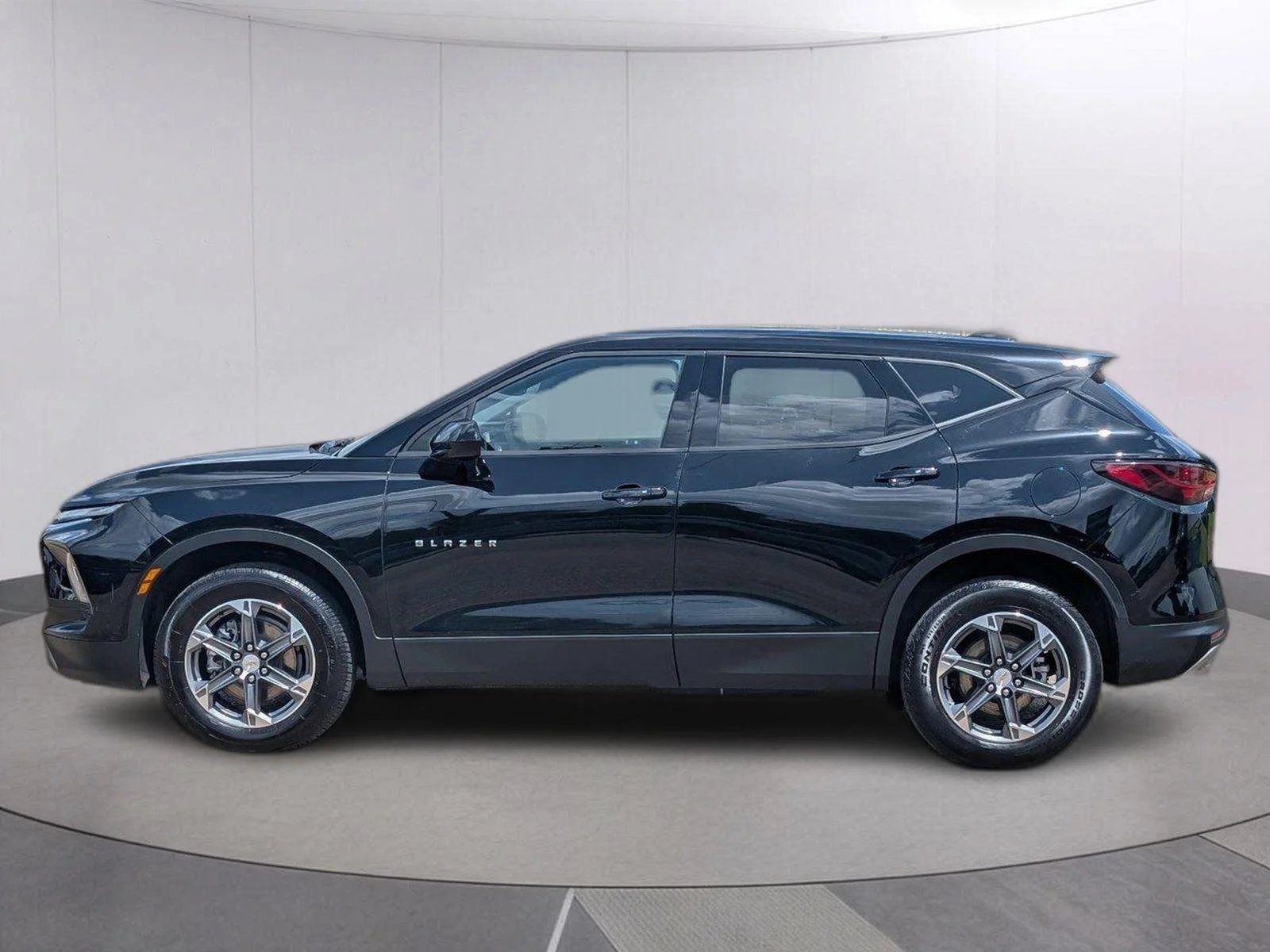 Used 2025 Black Chevrolet 2LT image 2