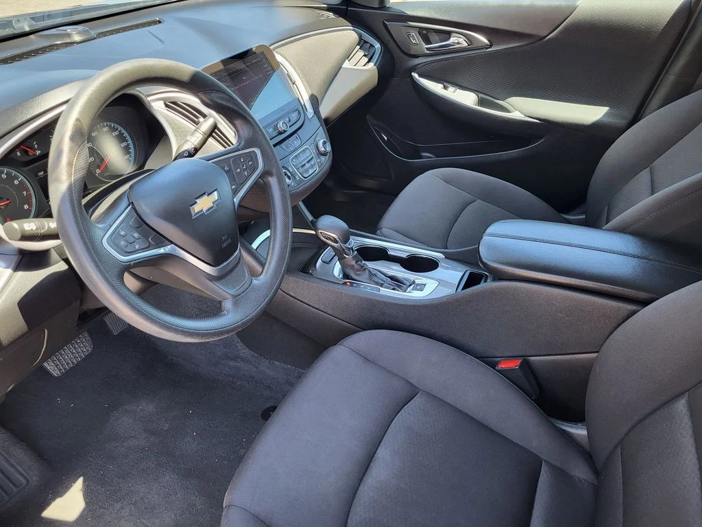 Used 2022 Northsky Blue Metallic Chevrolet LT image 10