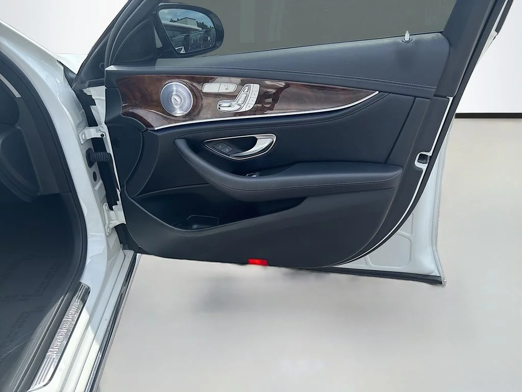 Used 2018 Polar White Mercedes-Benz E 300 image 21