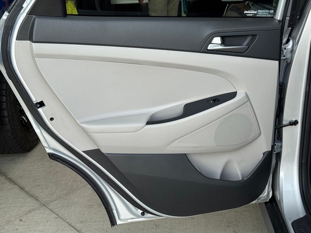 Used 2018 Silver Hyundai SEL image 18