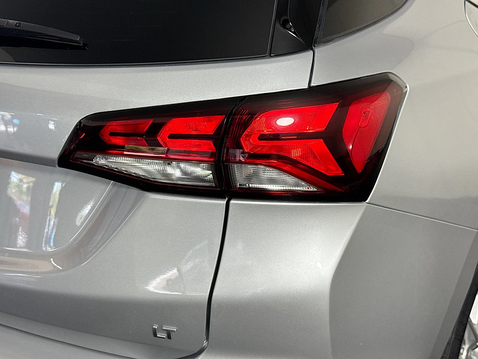 Used 2022 Silver Ice Metallic Chevrolet LT image 30