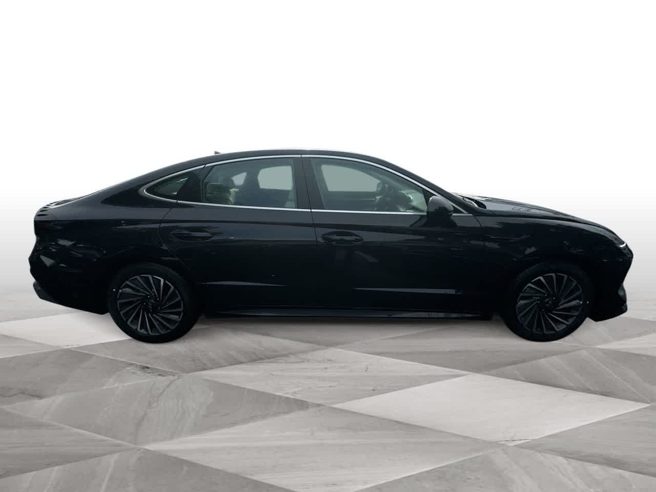 New 2025 Carbon Blue Hyundai SEL image 9