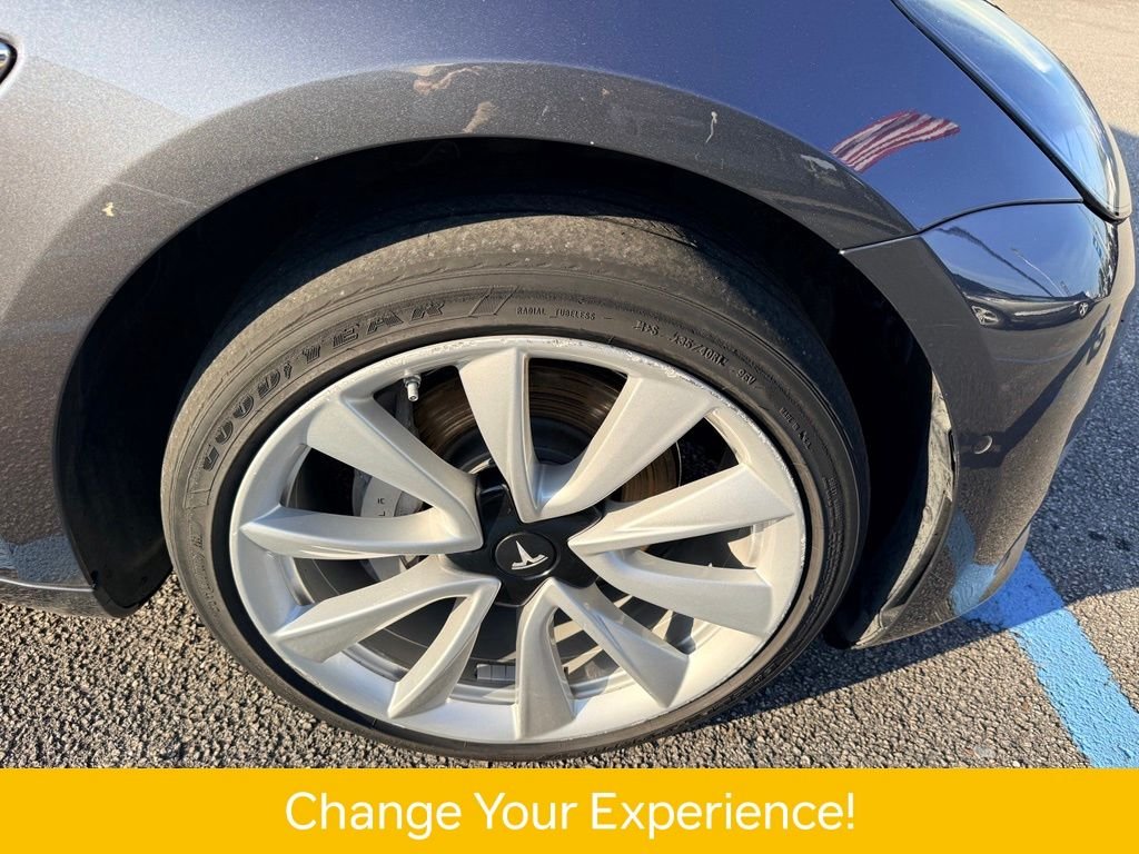 Used 2018  Tesla Long Range image 29
