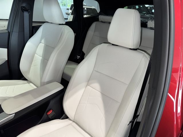New 2026 Vegas Red Metallic BMW xDrive28i image 24