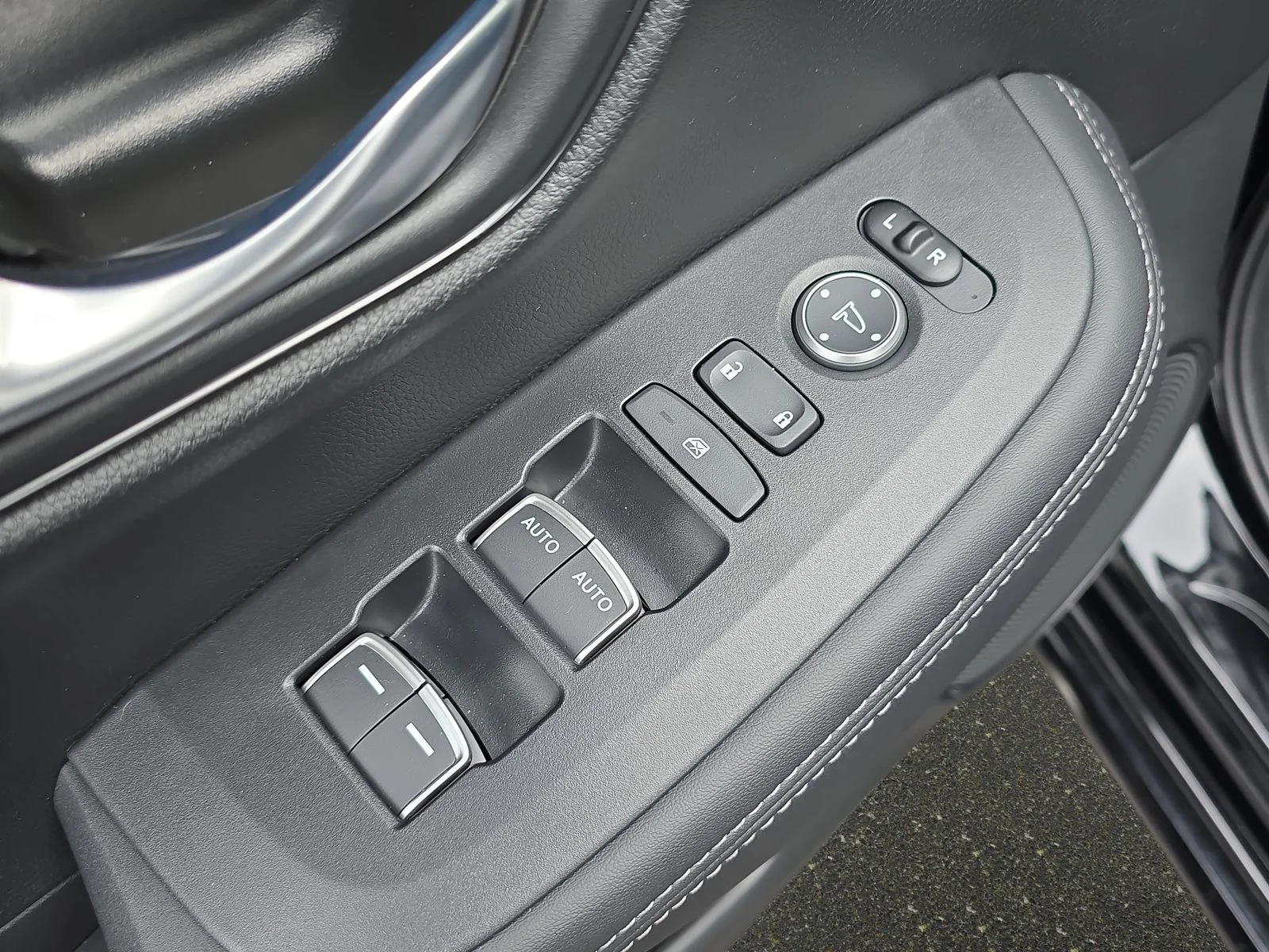 2026 Honda HR-V EX-L - Photo 28