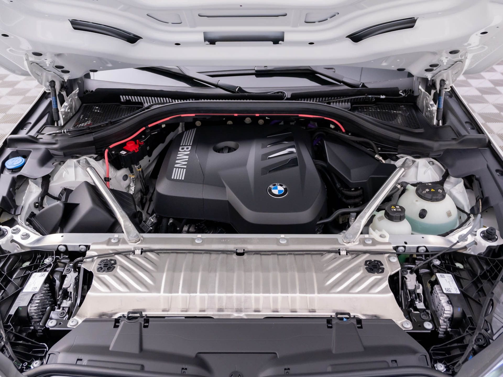 New 2026 Alpine White BMW 30 xDrive image 31