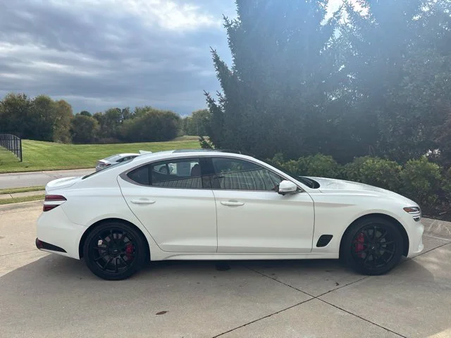 Used 2023 White Genesis 3.3T image 5