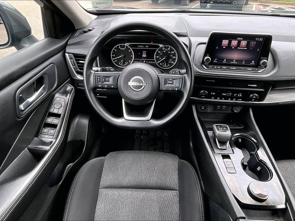 Used 2024 Gray Nissan SV image 17