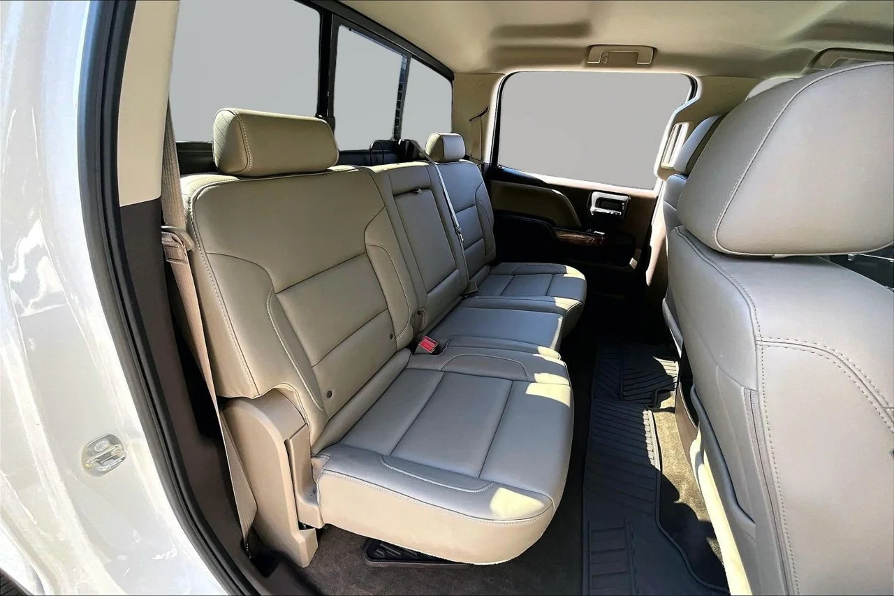 Used 2016 White GMC SLT image 22