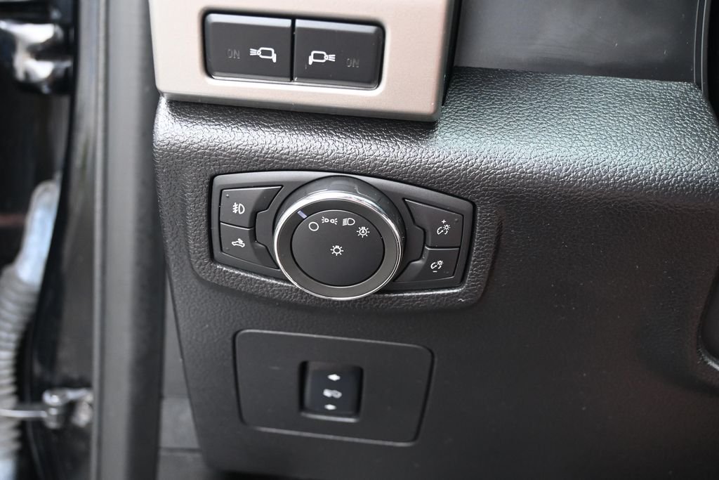 Used 2016 Black Ford Lariat image 34
