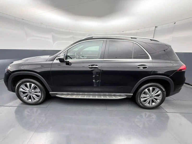 Used 2023  Mercedes-Benz GLE 350 4MATIC® Sport Utility 4D image 4