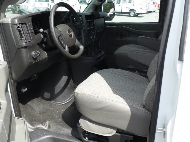 Used 2016 SUMMIT WHITE GMC Work Van image 3