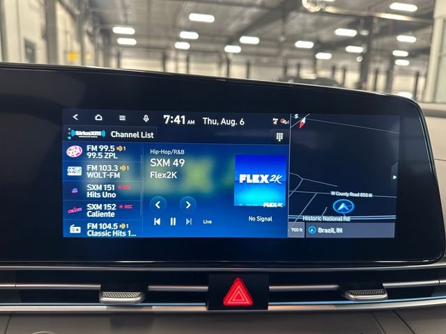Used 2025 White Hyundai SEL Convenience image 29