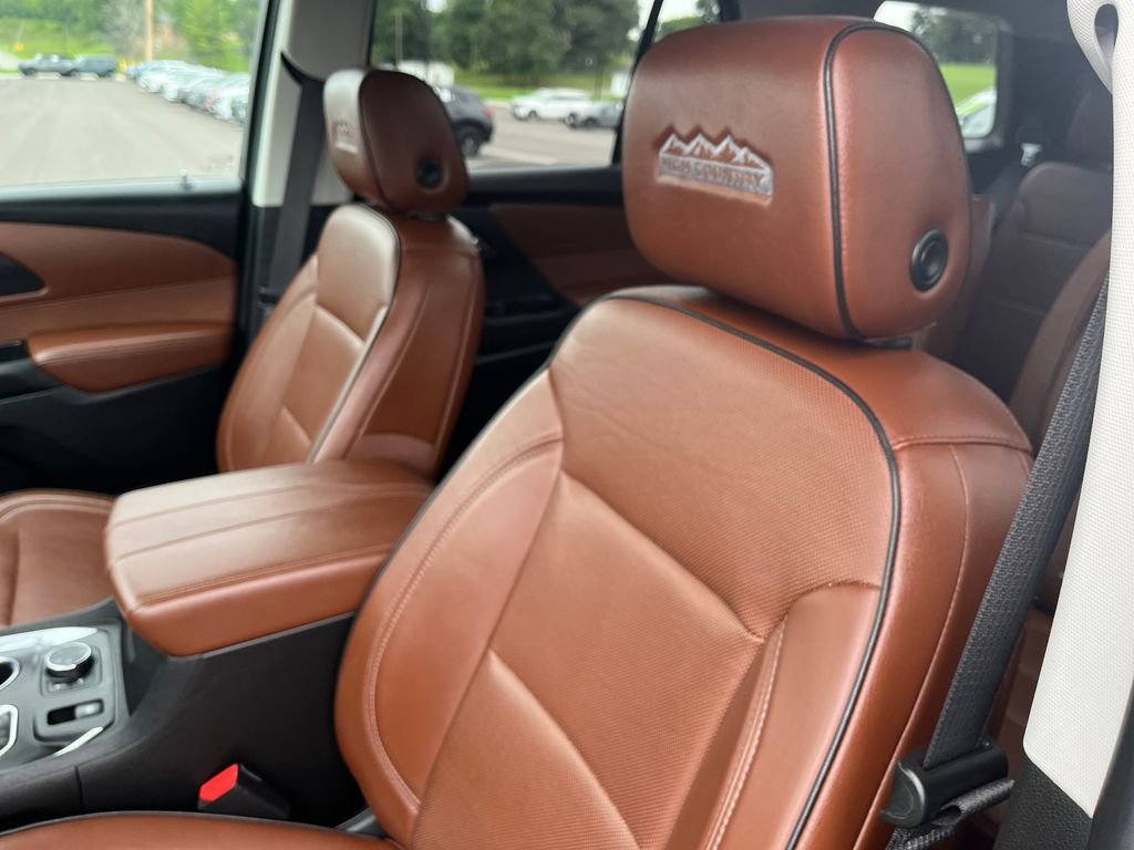 Used 2019 Black Chevrolet High Country image 11