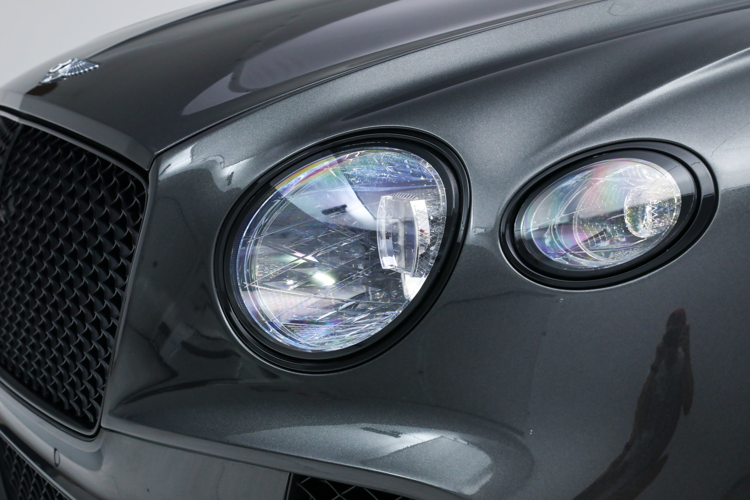 Used 2024 Gray Bentley  image 12