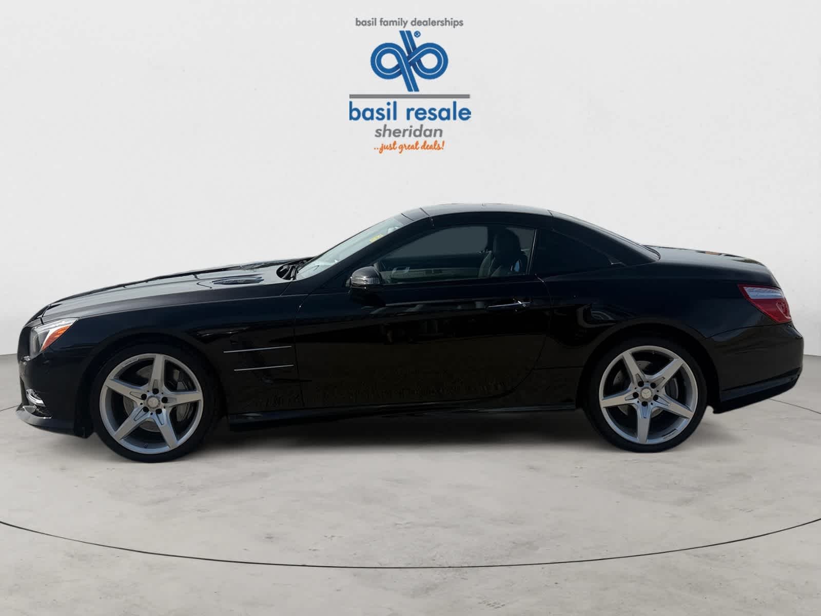 Used 2013 Obsidian Black Metallic Mercedes-Benz SL 550 image 3