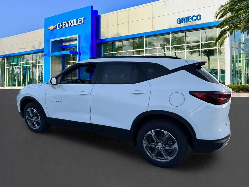 New 2026 Summit White Chevrolet 2LT image 5