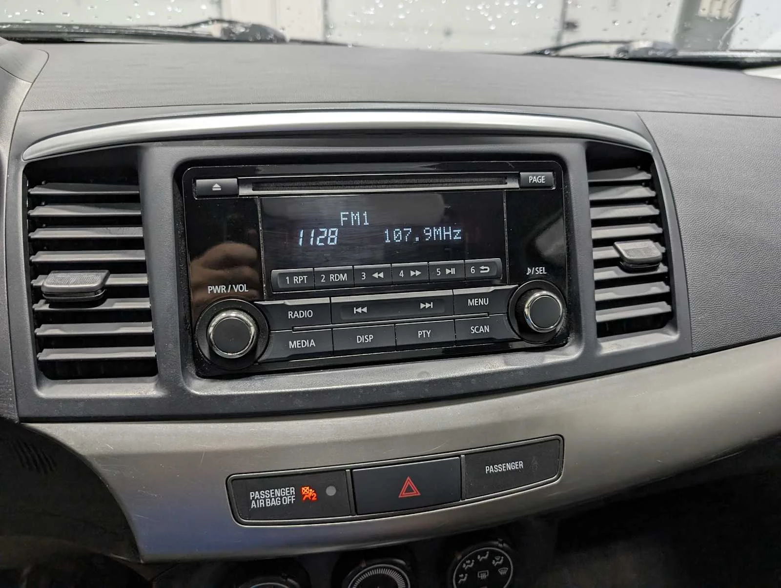 Used 2014 Mercury Gray Pearl Mitsubishi ES image 18