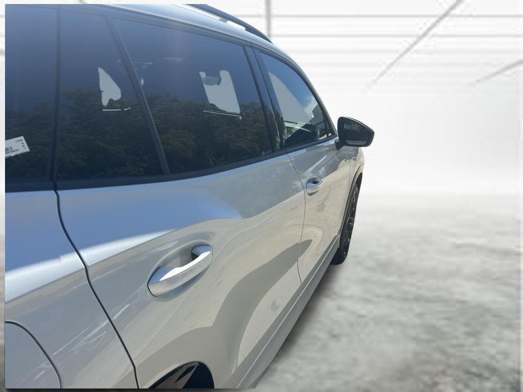 New 2026 White/off-white Volkswagen SE R-Line Black image 35