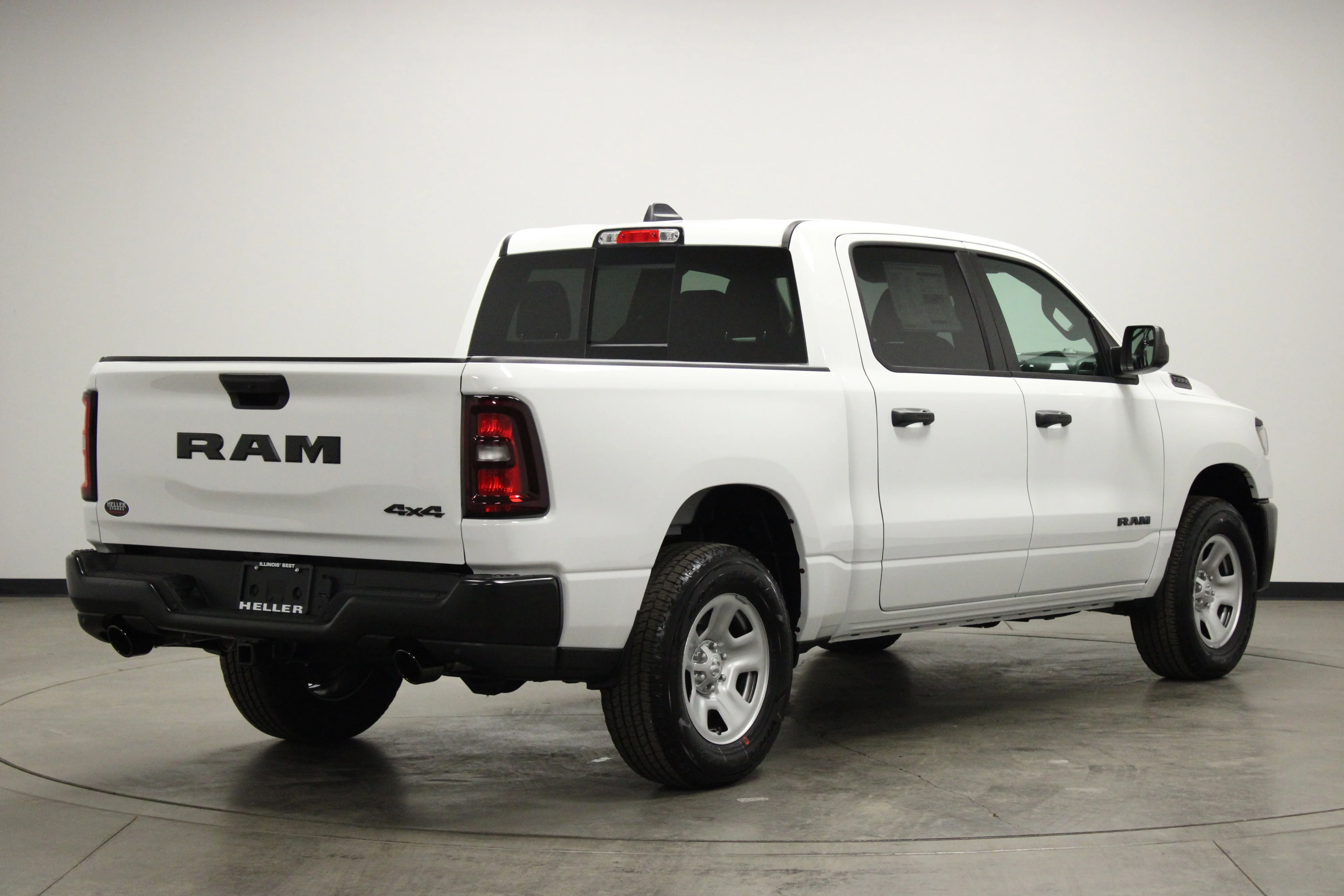 New 2026 Bright White Clear-Coat Exterior Paint RAM Tradesman image 8