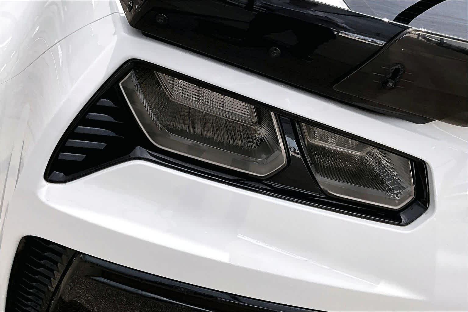 Used 2015 Arctic White Chevrolet Z06 2LZ image 25