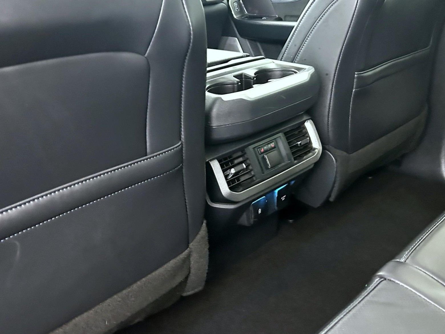 Used 2025 White Ford Platinum image 22
