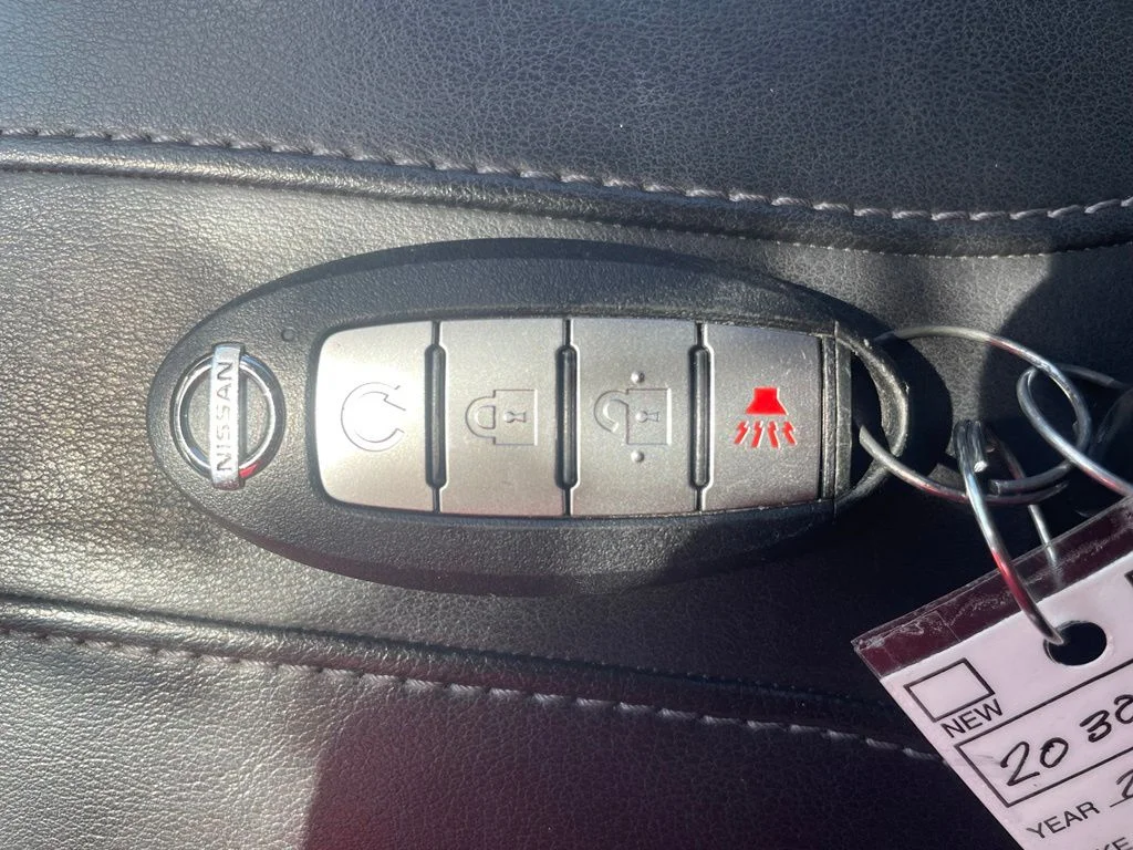 Used 2022 Gray Nissan SV image 18