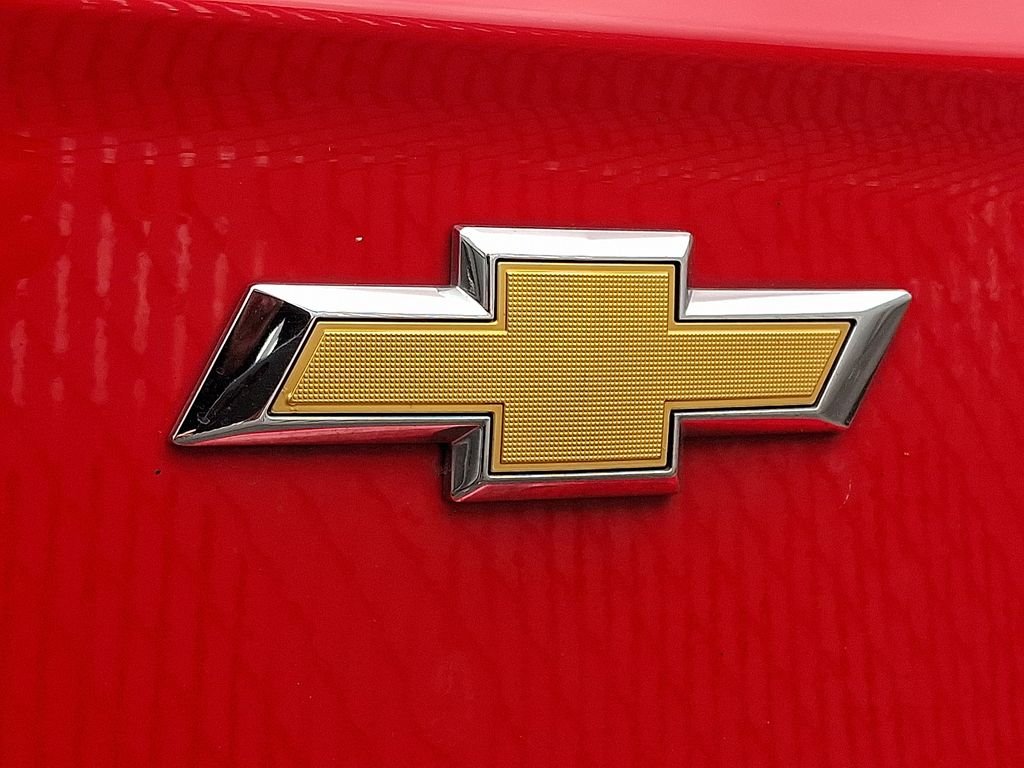 Used 2017 Red Chevrolet Premier image 9