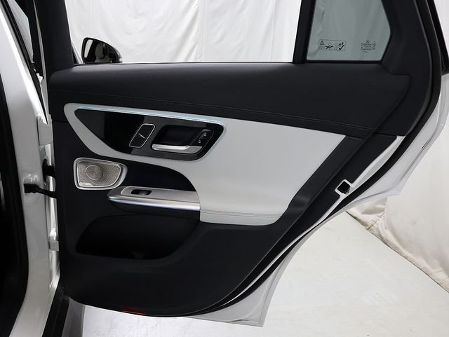 Certified Used 2026 Polar White Mercedes-Benz GLC 300 image 30
