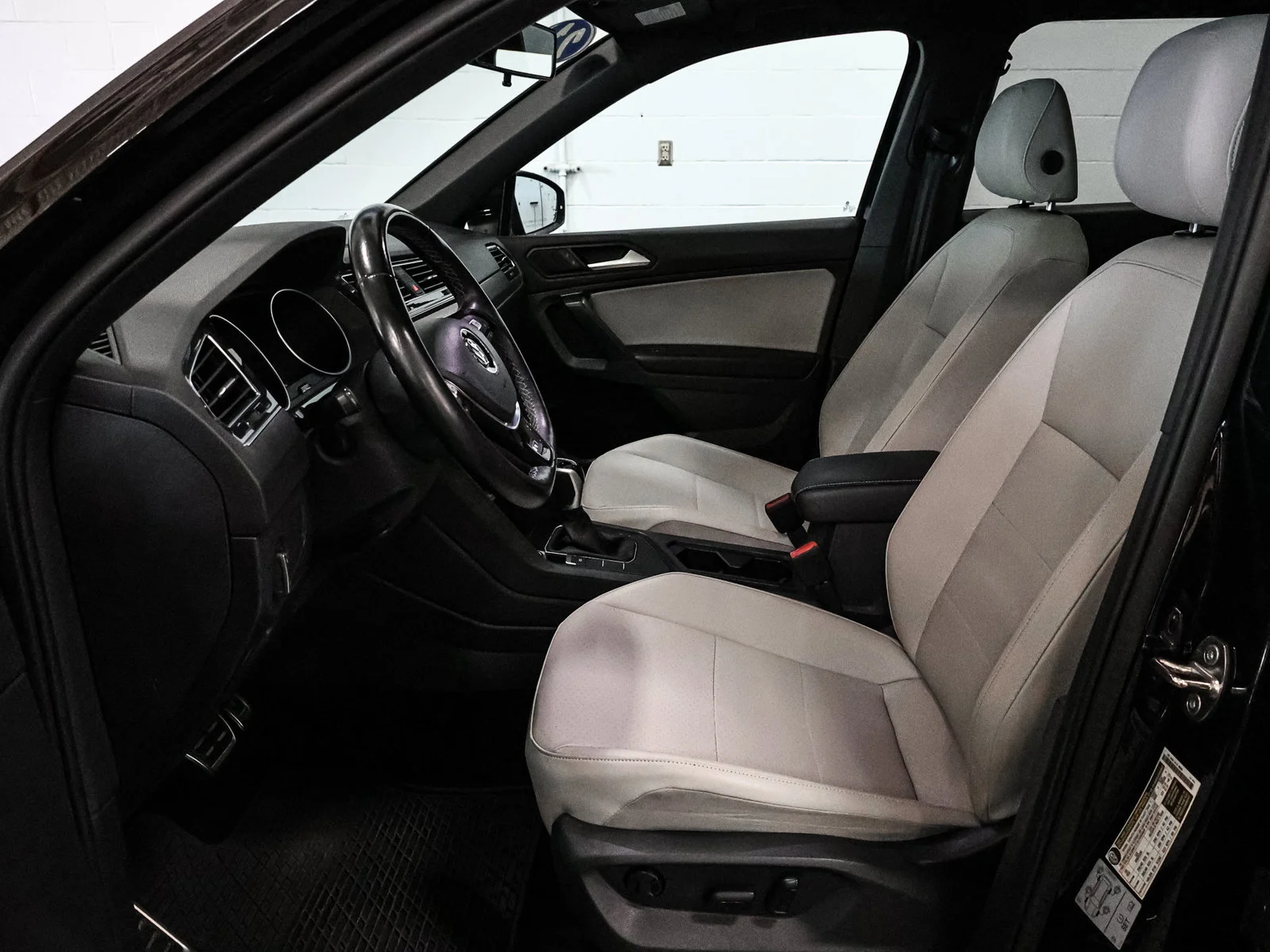 2021 Volkswagen Tiguan SE R-LINE BLACK - Photo 21