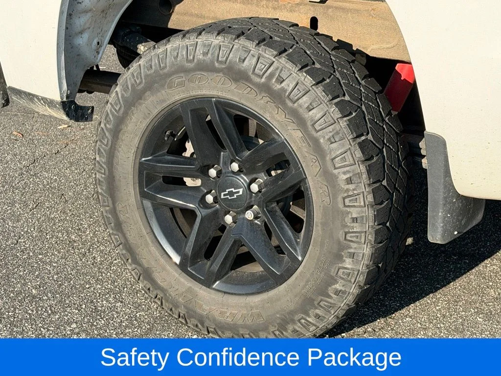 Used 2021 White Chevrolet Custom Trail Boss image 13