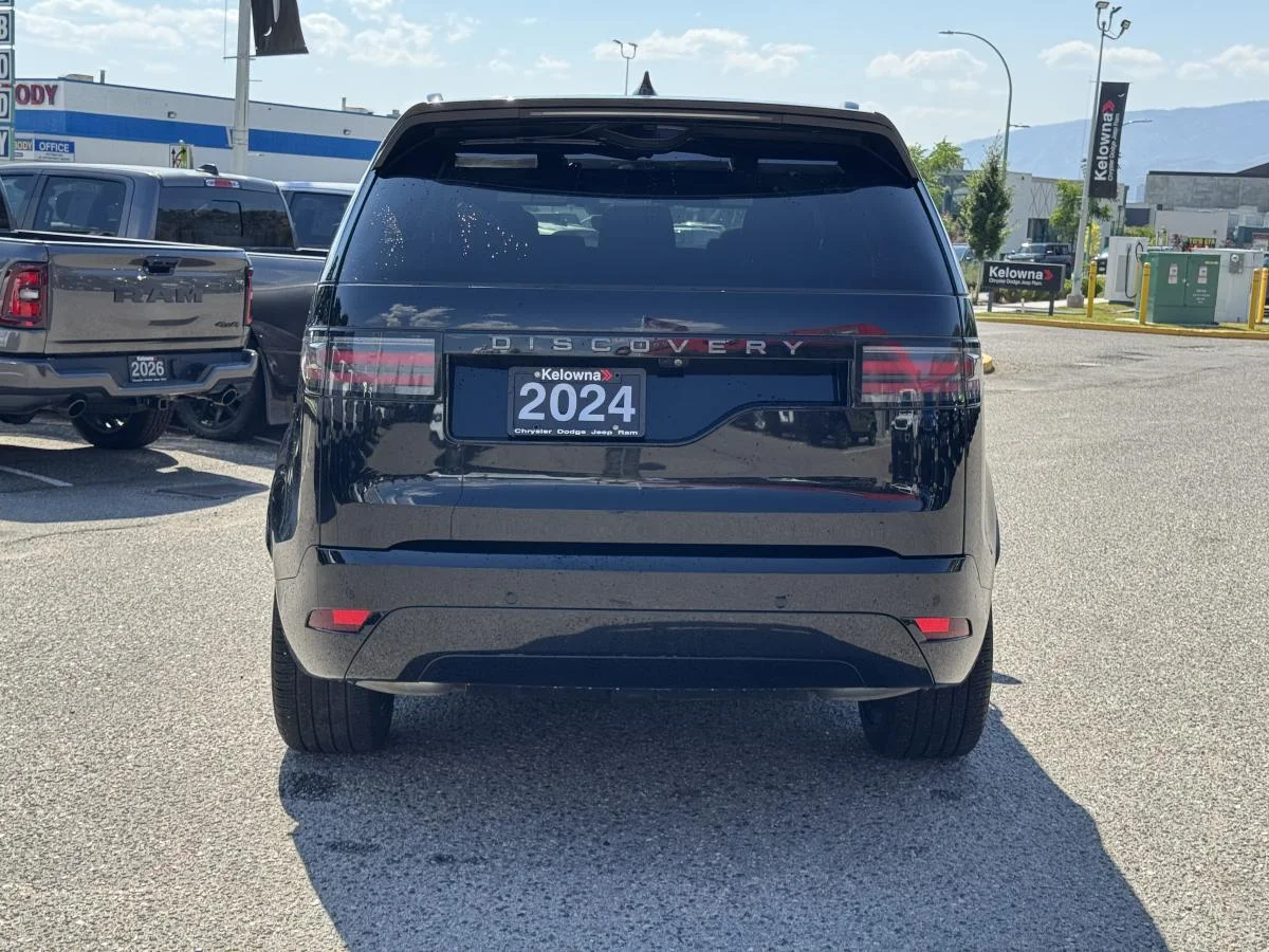 Used 2024 Black Land Rover Dynamic Se image 7