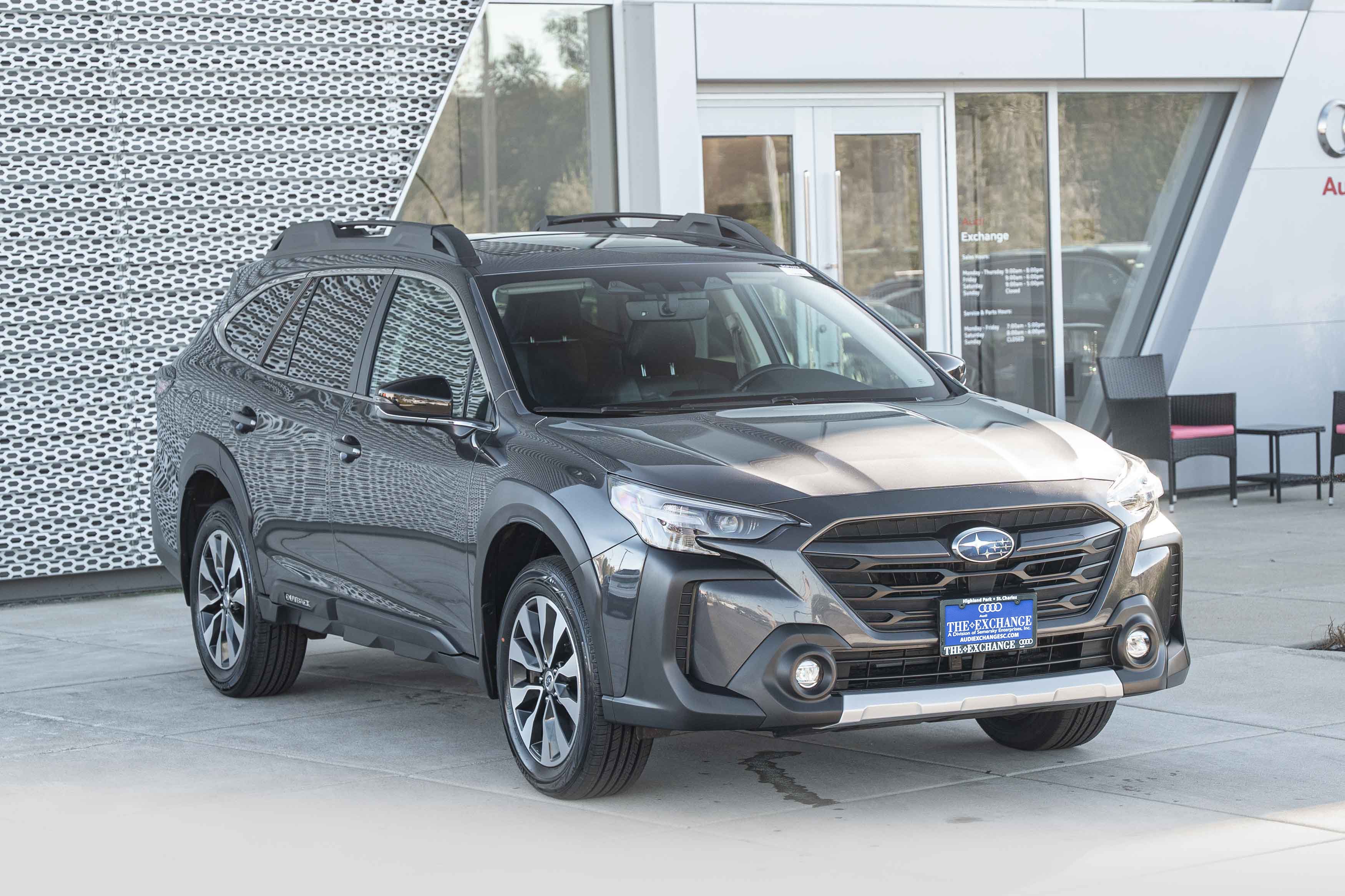 Used 2023 Magnetite Gray Metallic Subaru Limited image 2