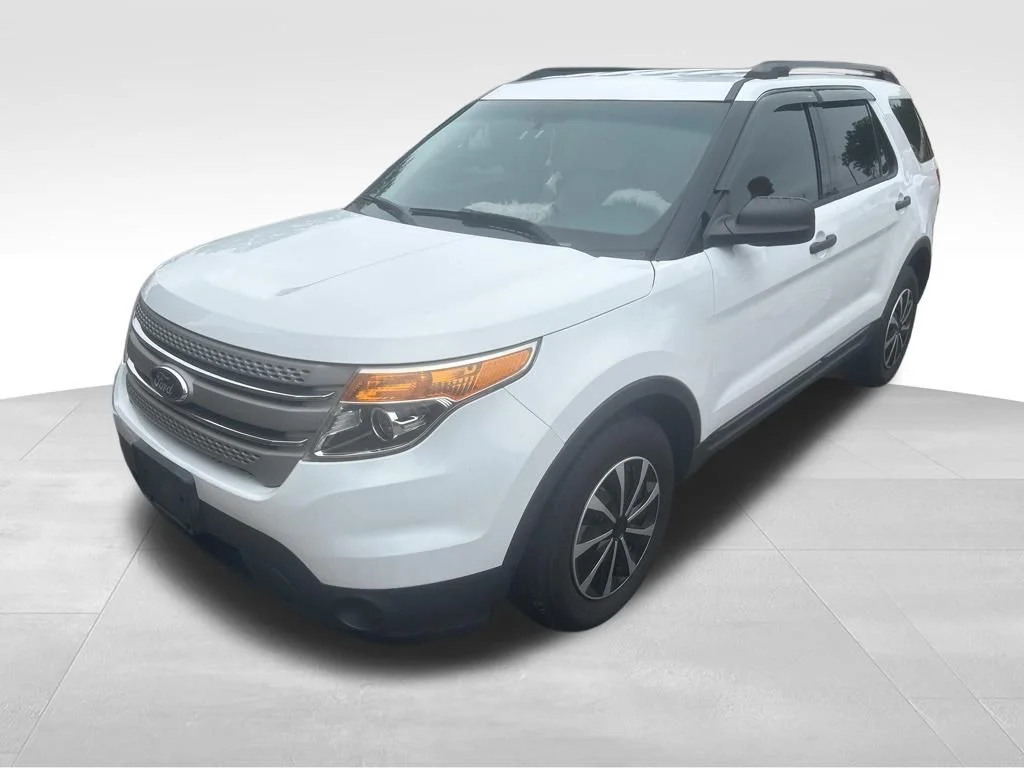 Used 2013 White Ford Base image 4