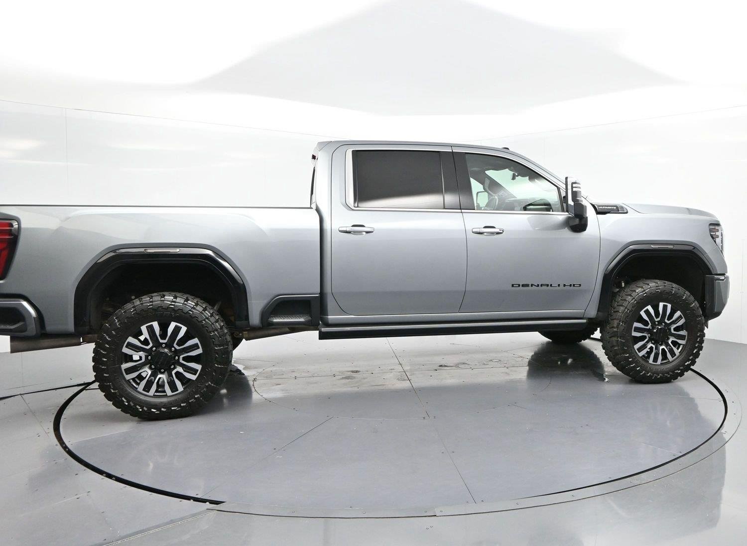 Used 2024 Sterling Metallic GMC Denali Ultimate image 7