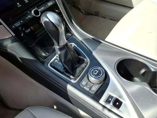 Used 2016  INFINITI 3.0t Premium image 11