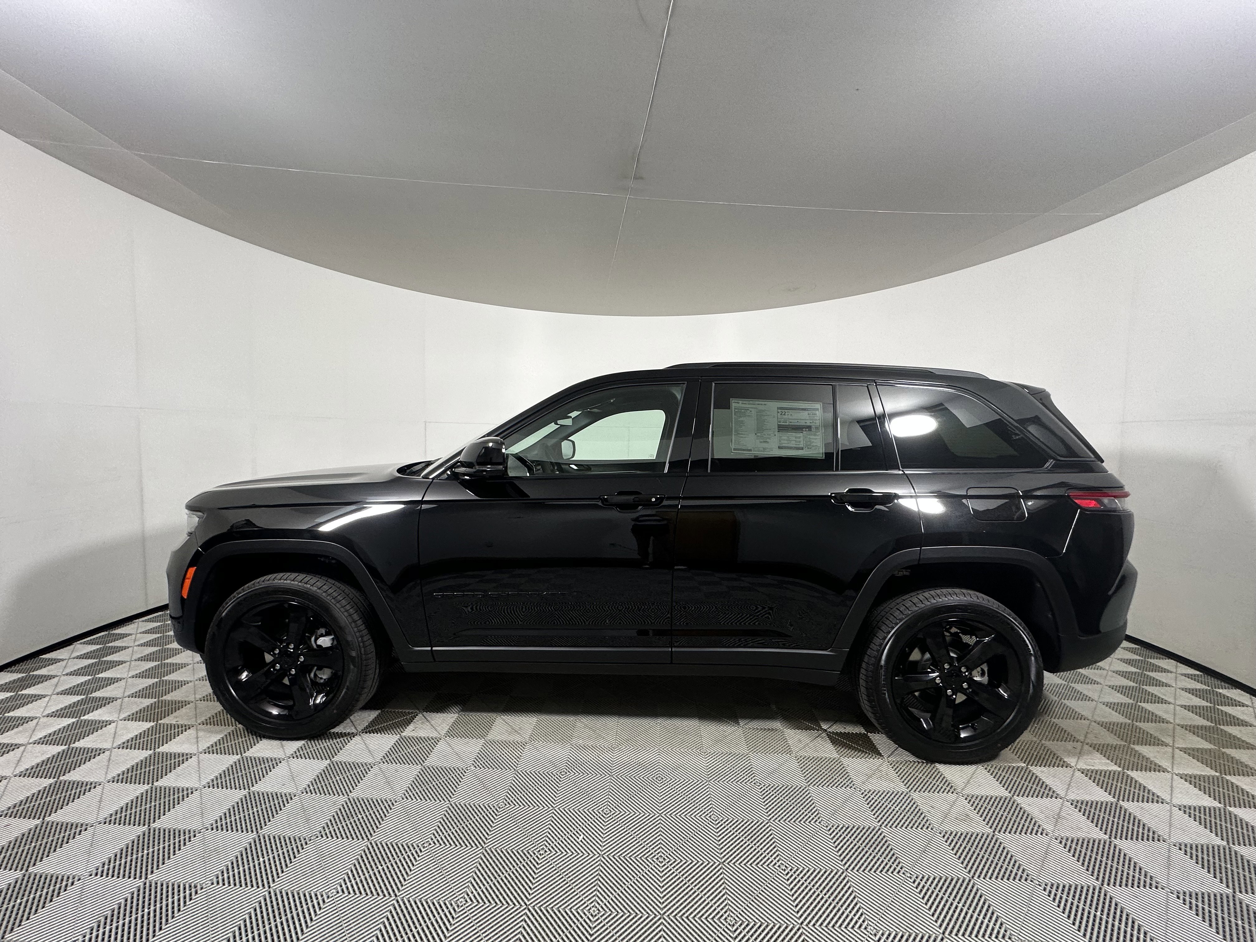 2025 Jeep Grand Cherokee Limited - Photo 4
