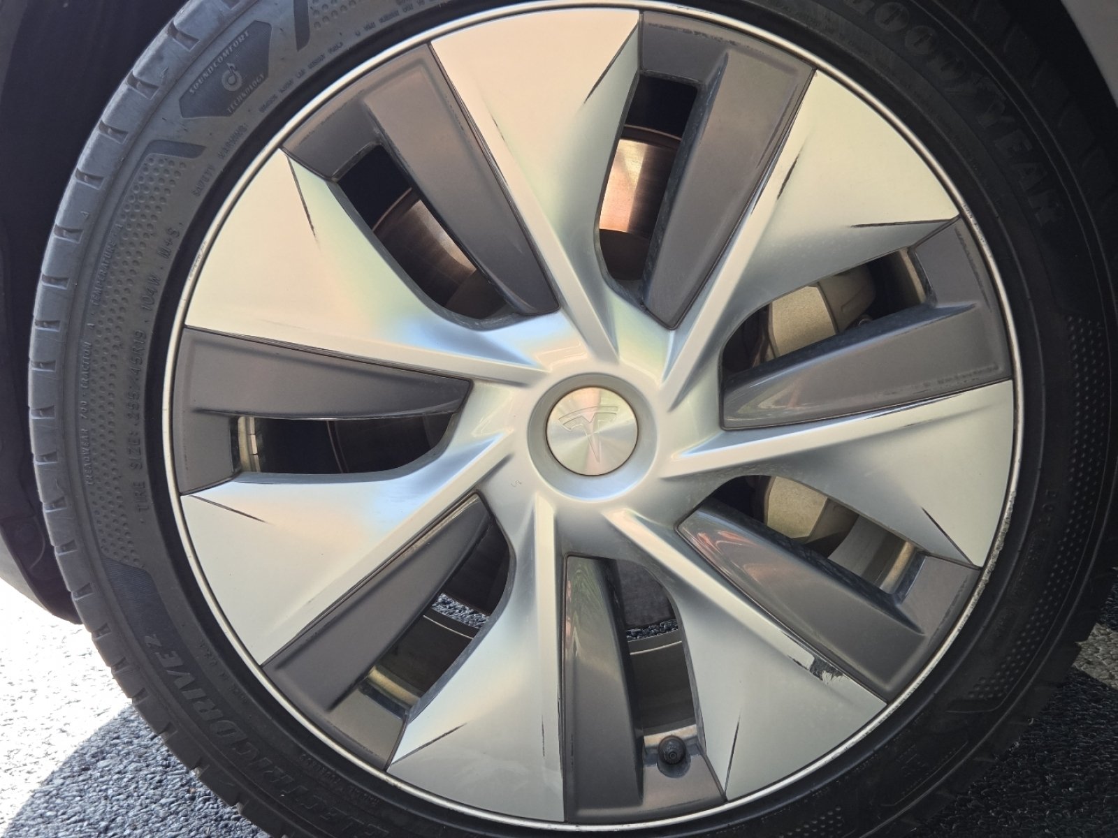 Used 2024 Stealth Gray Tesla Long Range image 15