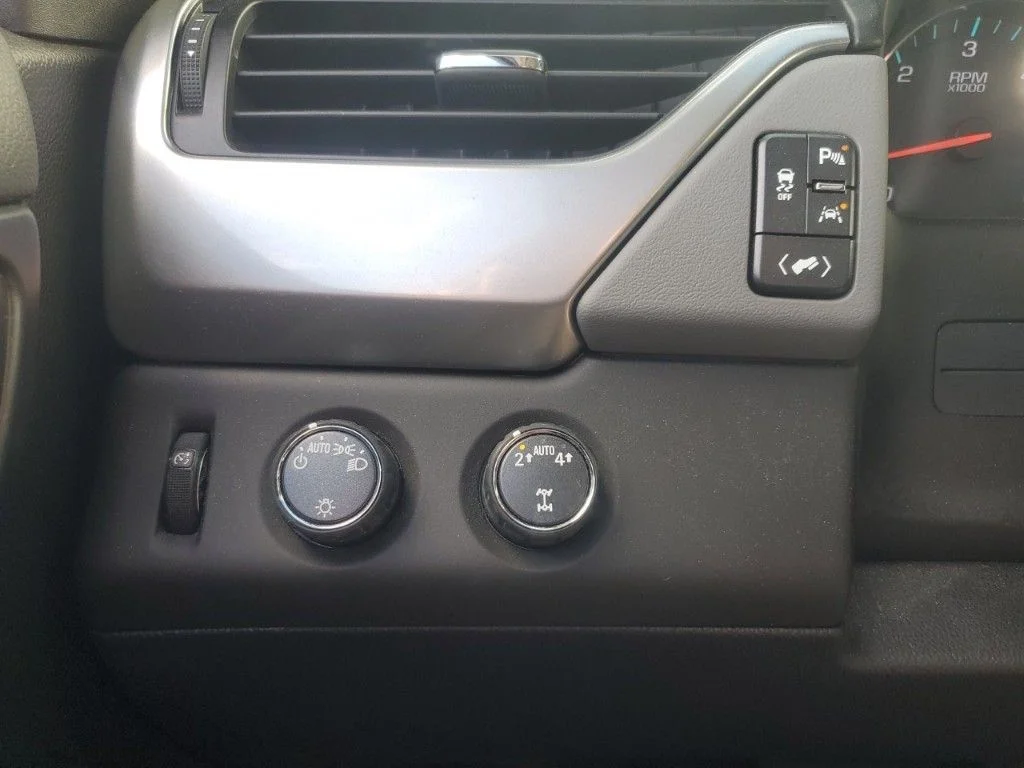 Used 2019 White Chevrolet LT image 20