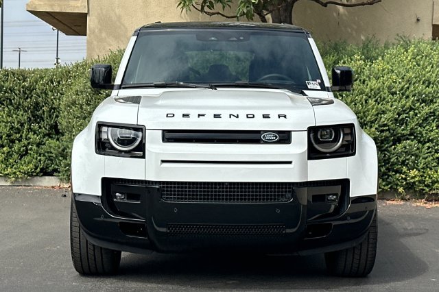 New 2026 Fuji White Land Rover X-Dynamic SE image 8
