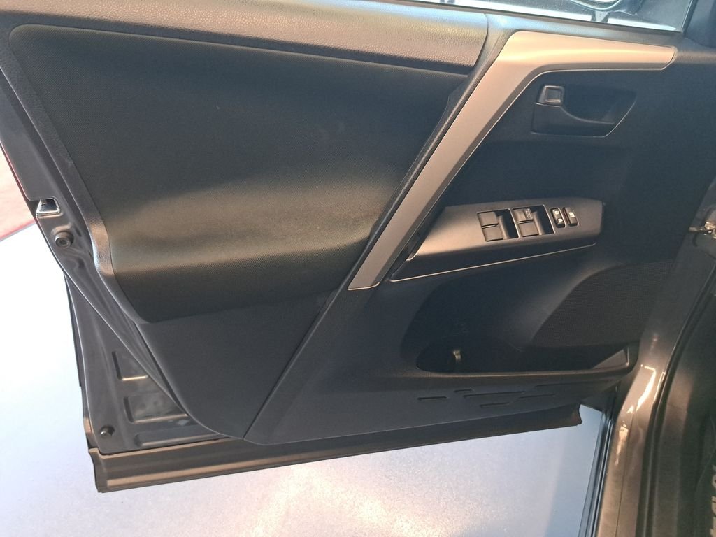 Used 2018 Gray Toyota LE image 12