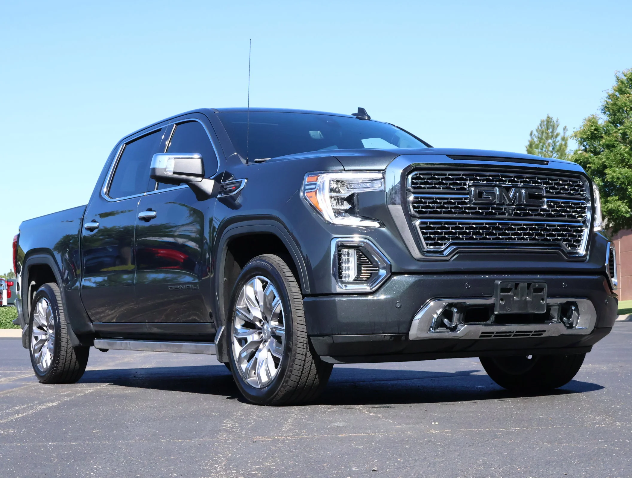2021 GMC Sierra 4WD Crew Cab Short Box Denali's photo