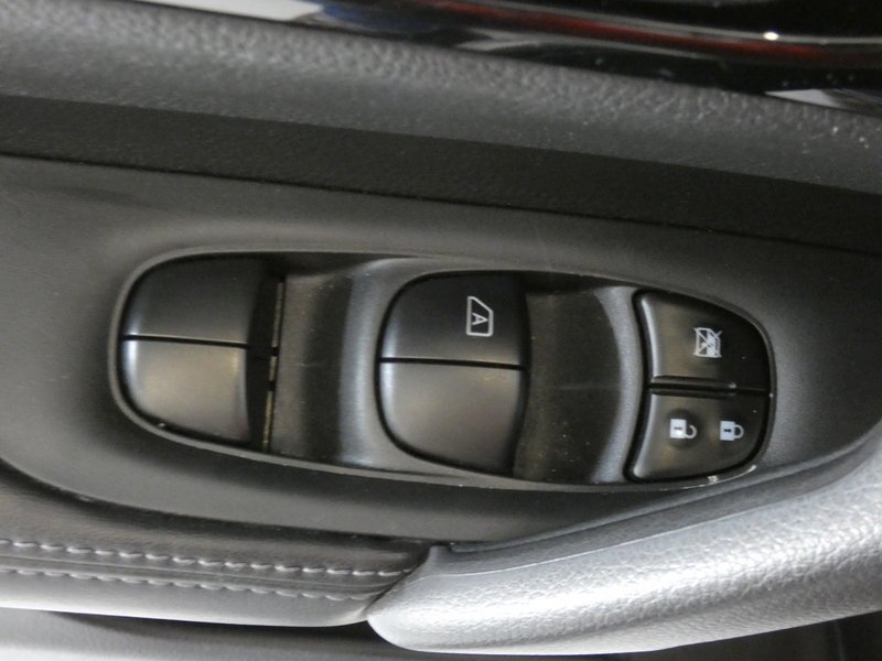 Used 2022 ORANGE Nissan AWD SL image 22