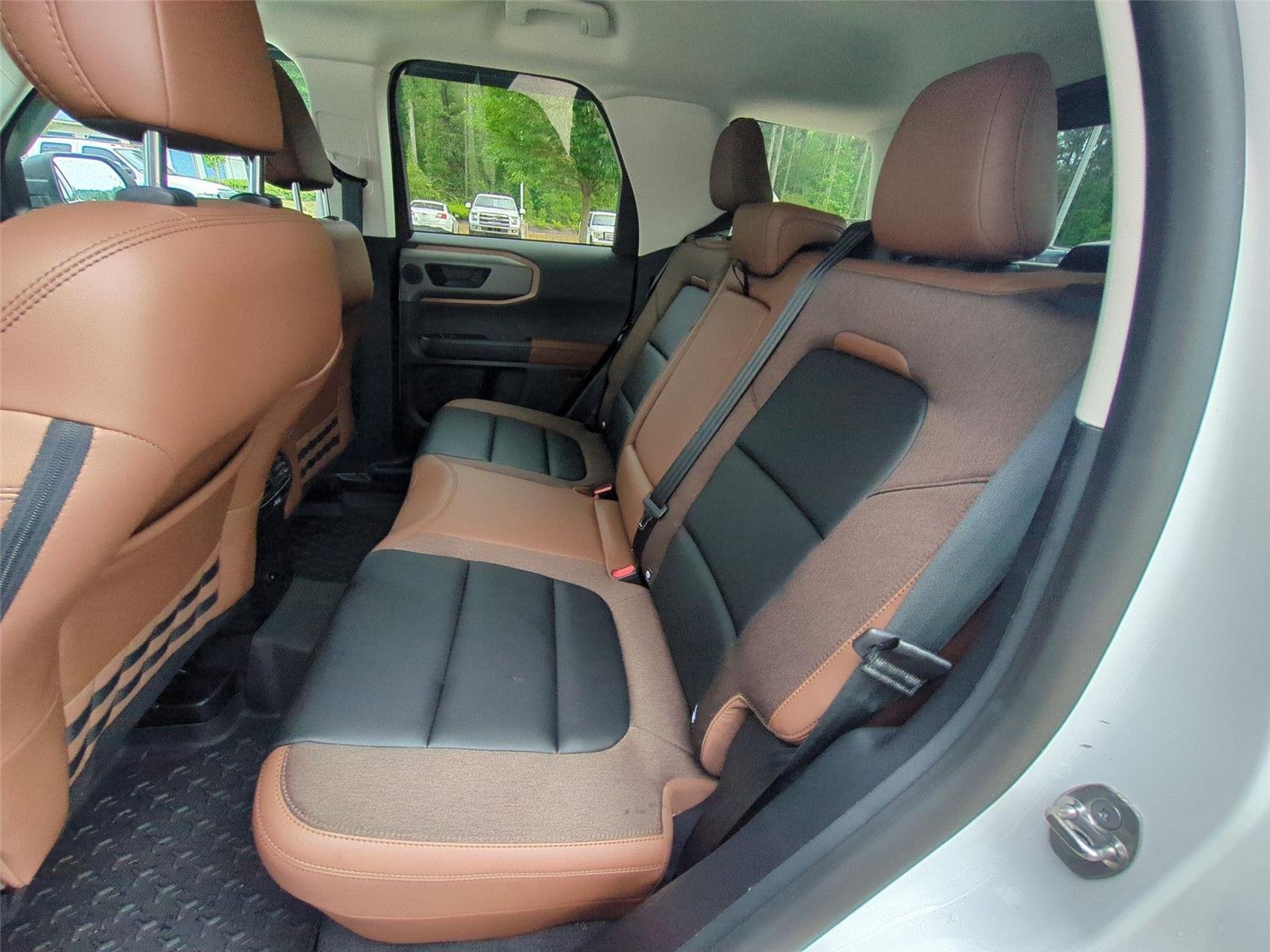 Used 2025 Oxford White Clearcoat Ford Outer Banks image 34