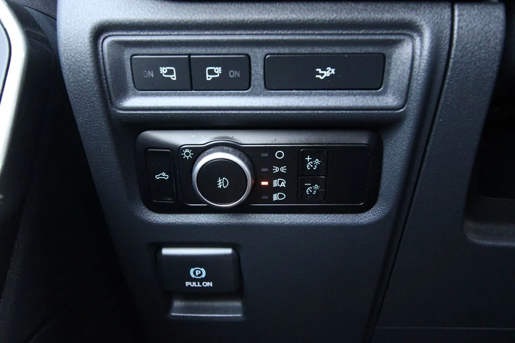 Used 2023  Ford XLT image 22